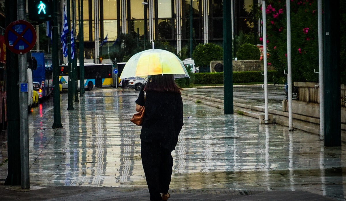 Ξεκινά διήμερη κακοκαιρία: Προειδοποίηση ΕΜΥ για 10 περιοχές με ισχυρές καταιγίδες