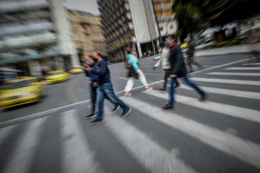 Τα σίγουρα νέα μέτρα σήμερα – Τι αλλάζει για ανεμβολίαστους και εμβολιασμένους