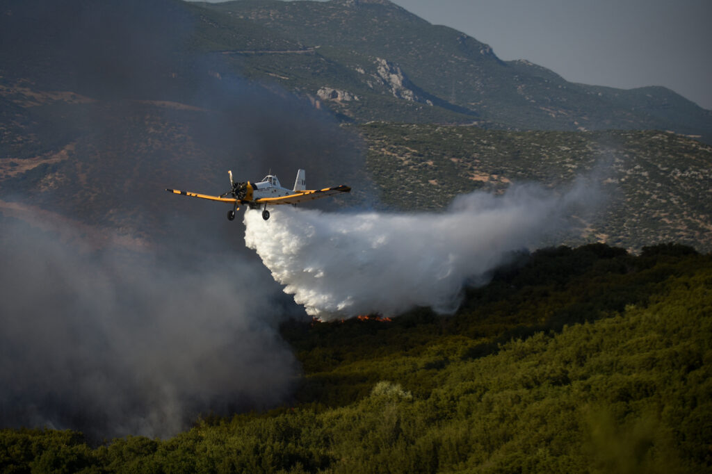 Υπό μερικό έλεγχο η φωτιά στην Κέρκυρα