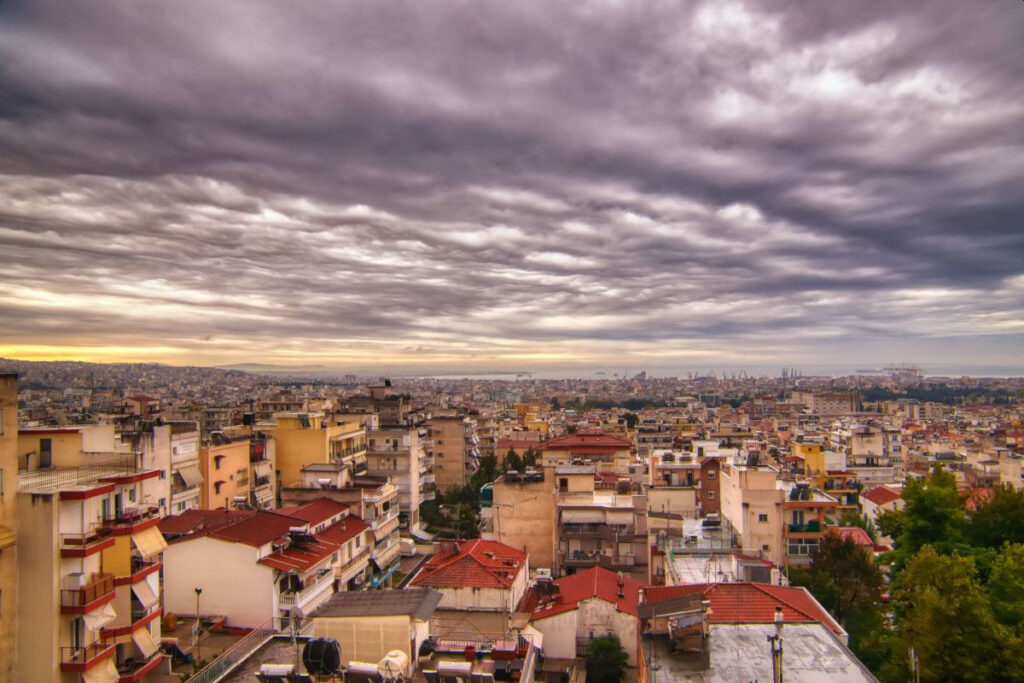 Τα κλειστά ακίνητα του δημοσίου, τα ενοίκια και οι κομματικοί ημέτεροι