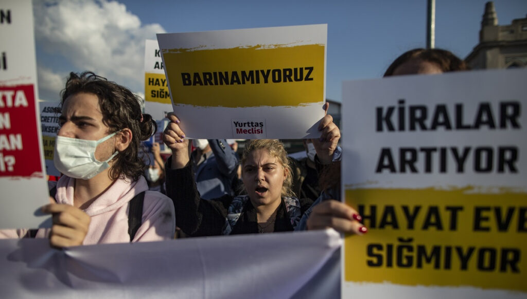 Τουρκία: Αυξήσεις στις τιμές και ελλείψεις προϊόντων – Φόβοι για τις επόμενες μέρες
