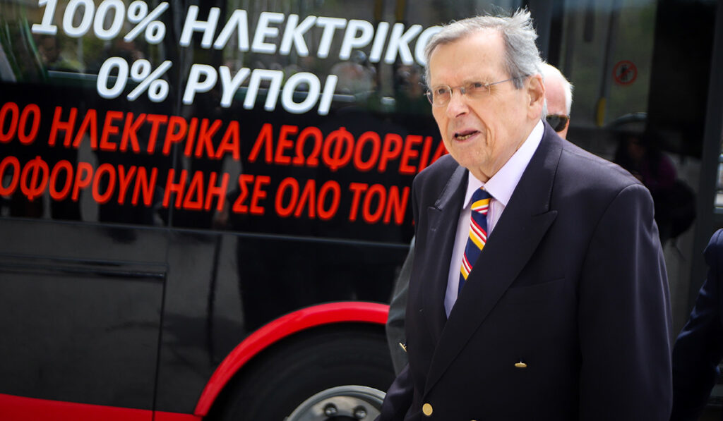 Δηλητηριώδη βέλη από Στέφανο Μάνο κατά Μητσοτάκη και κυβέρνησης