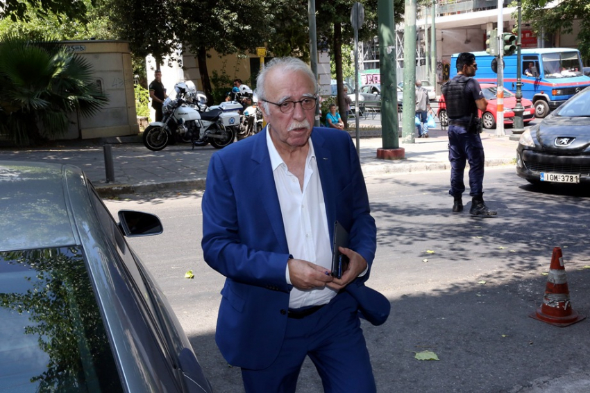 Δημήτρης Βίτσας: Το αιχμηρό σχόλιο για τα «τρολ» και τον Πέτρο Τατσόπουλο