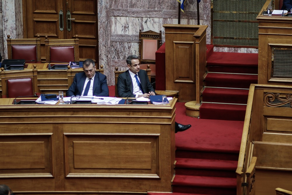 Βάζει τον Μητσοτάκη στο «κάδρο» Βρούτση ο Τσίπρας με δίλημμα win win