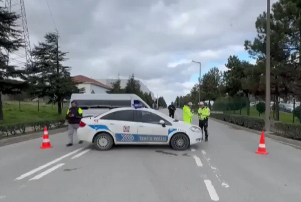 Ένοπλος εισέβαλε σε εργοστάσιο στην Τουρκία – Αναφορές για ομήρους