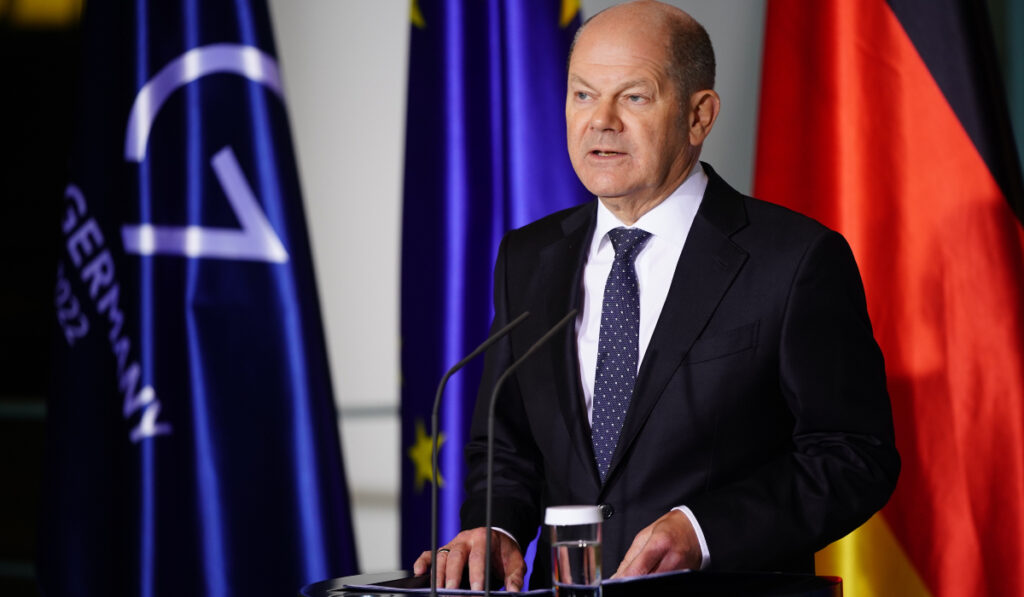 Σολτς: «Ναι» σε συνεργασία με τη Ρωσία, αλλά «δεν είναι τώρα η στιγμή»