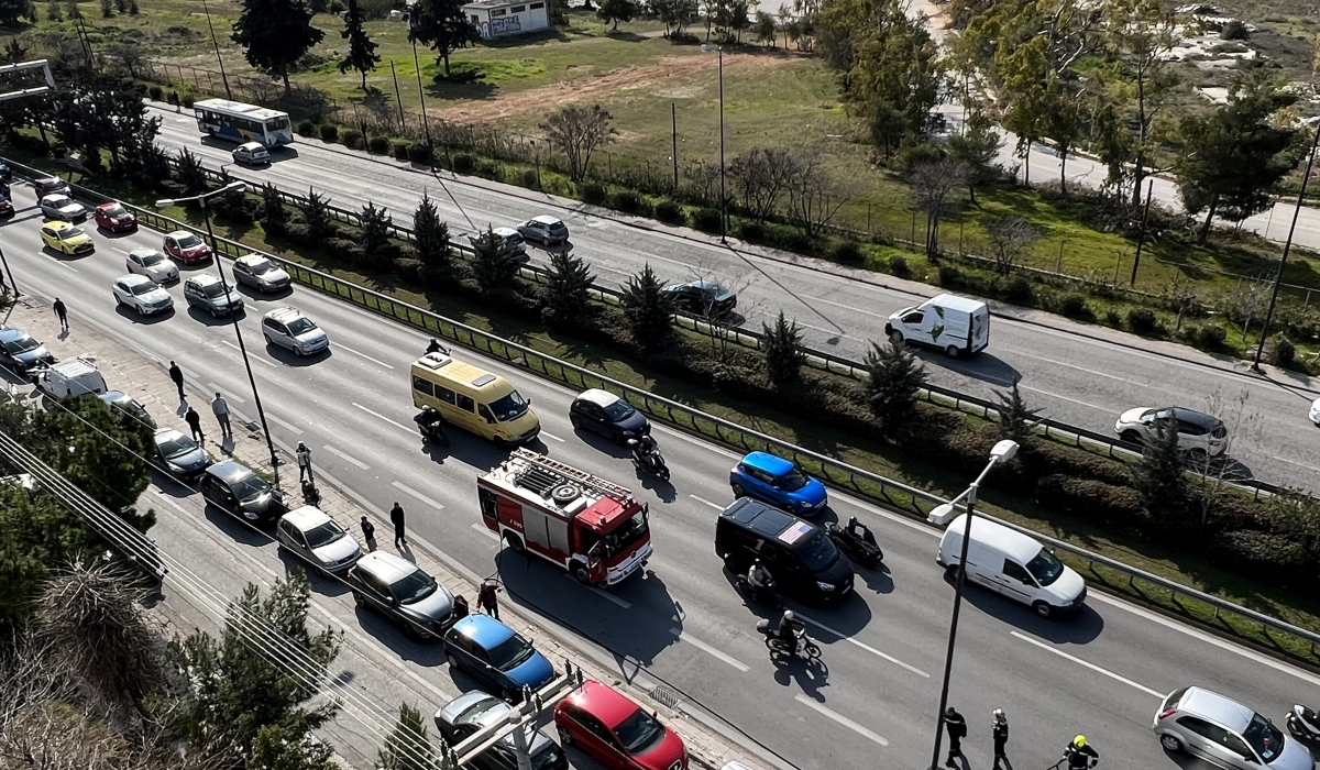 Τροχαίο με παράσυρση ηλικιωμένης στη λεωφόρο Βουλιαγμένης