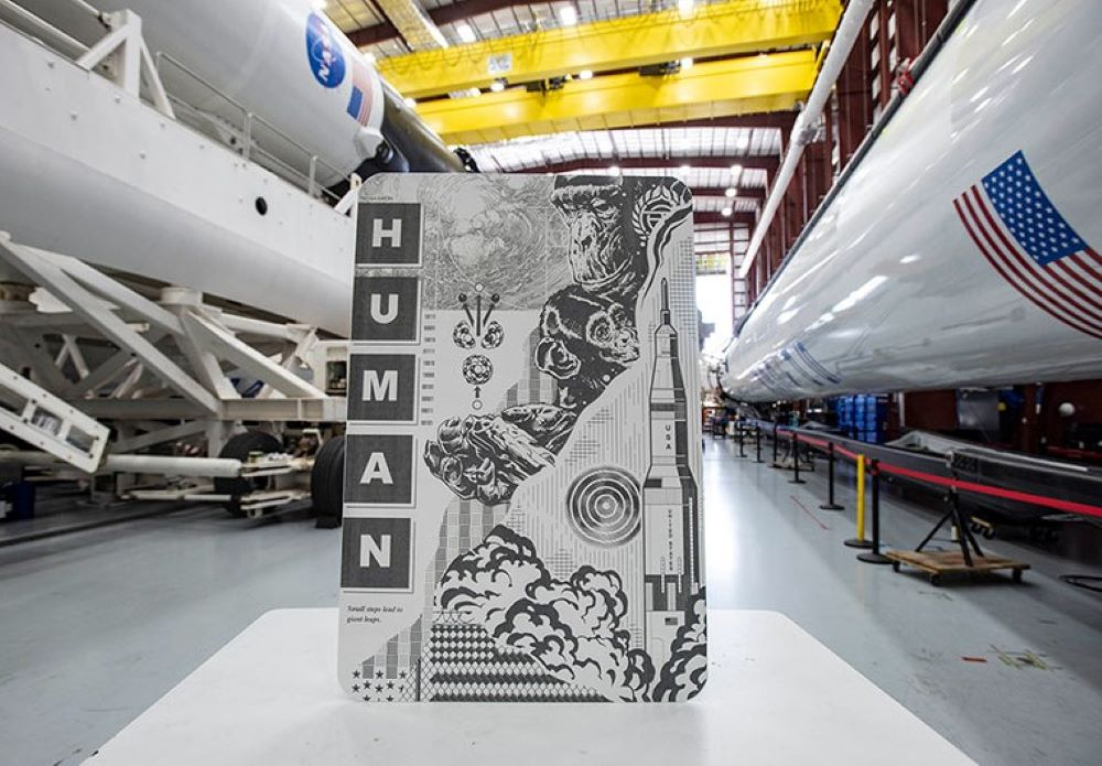 Τα έργα του Tristan Eaton που ταξίδεψαν στο διάστημα με το Crew Dragon