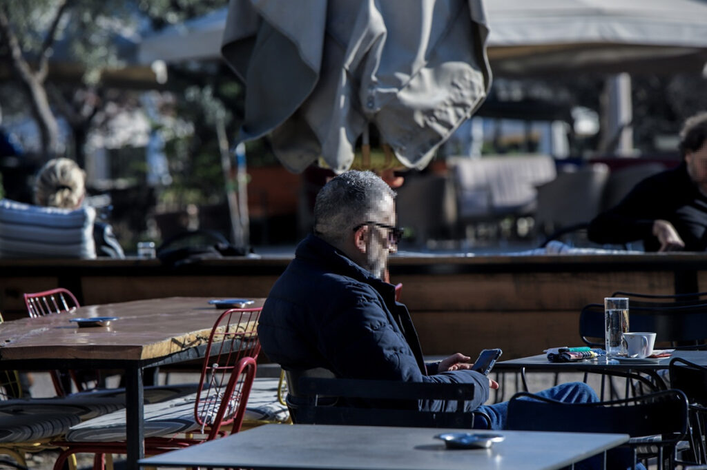 ΦΠΑ: Παρατείνεται ο μειωμένος συντελεστής 13% σε μεταφορές και καφέ – Όλη η τροπολογία