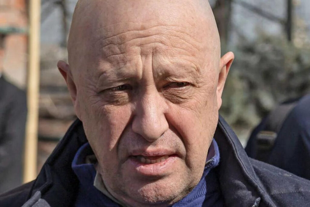 «Κι αν αποδειχτεί ότι ο ευτυχισμένος παππούς είναι μαλ….;» – Στα άκρα η σύγκρουση μεταξύ Πριγκόζιν και Μόσχας