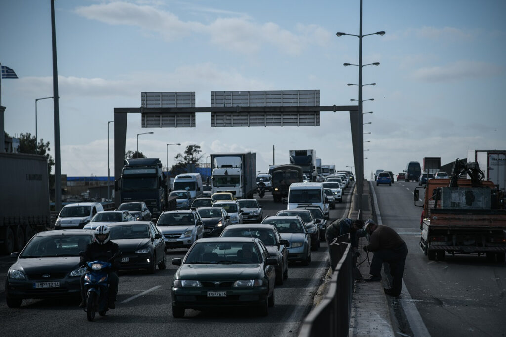 Τροχαίο στον Κηφισό: Καραμπόλα τριών οχημάτων και μποτιλιάρισμα