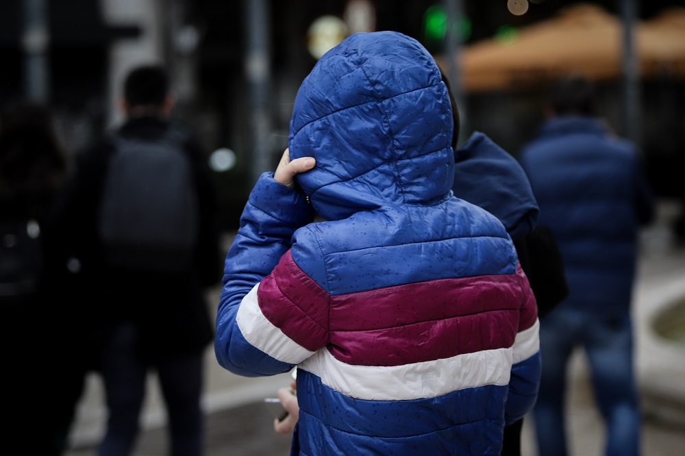 Καιρός: Πέφτει ο υδράργυρος – Έρχονται βροχές, παγετός και χιόνια