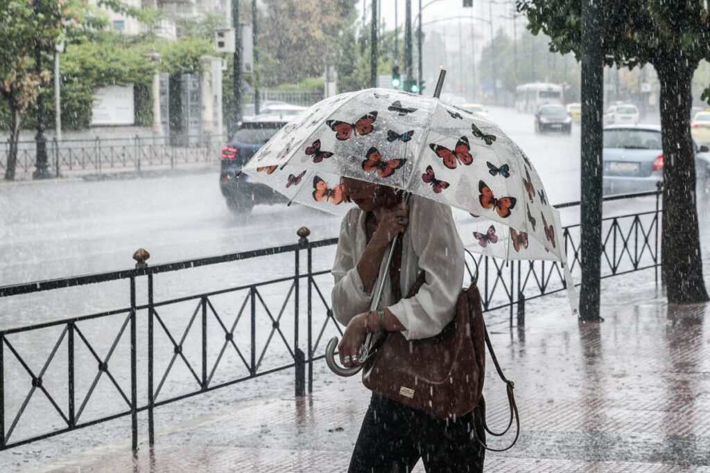 Ραγδαία αλλαγή του καιρού με πτώση της θερμοκρασίας και καταιγίδες