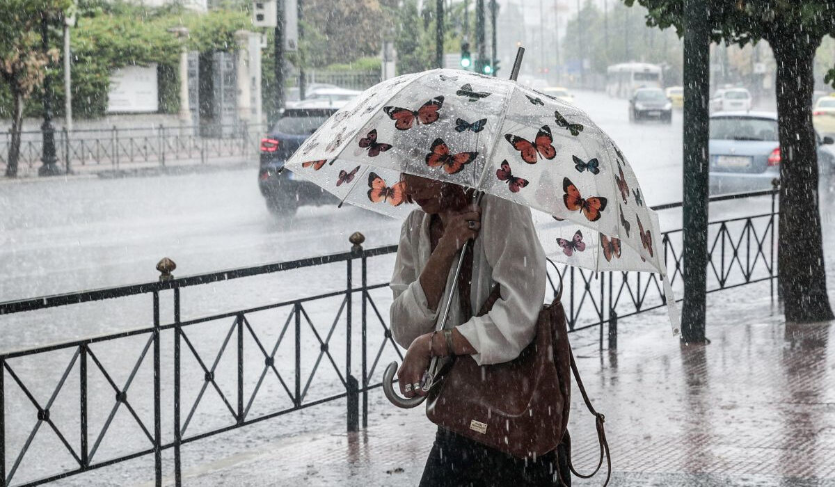 Ραγδαία αλλαγή του καιρού με πτώση της θερμοκρασίας και καταιγίδες