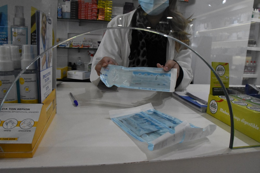 Self tests: Υποχρεωτικά για όλους τους εργαζόμενους του ιδιωτικού και δημόσιου τομέα