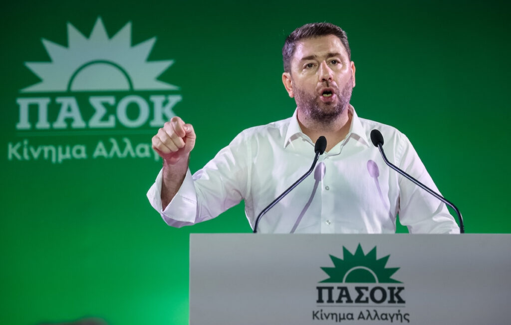 ΠΑΣΟΚ: Ξεκίνησε η «κούρσα» για την εκλογή αρχηγού – Ο αιφνιδιασμός Ανδρουλάκη, οι δελφίνοι και η έκπληξη Δούκα