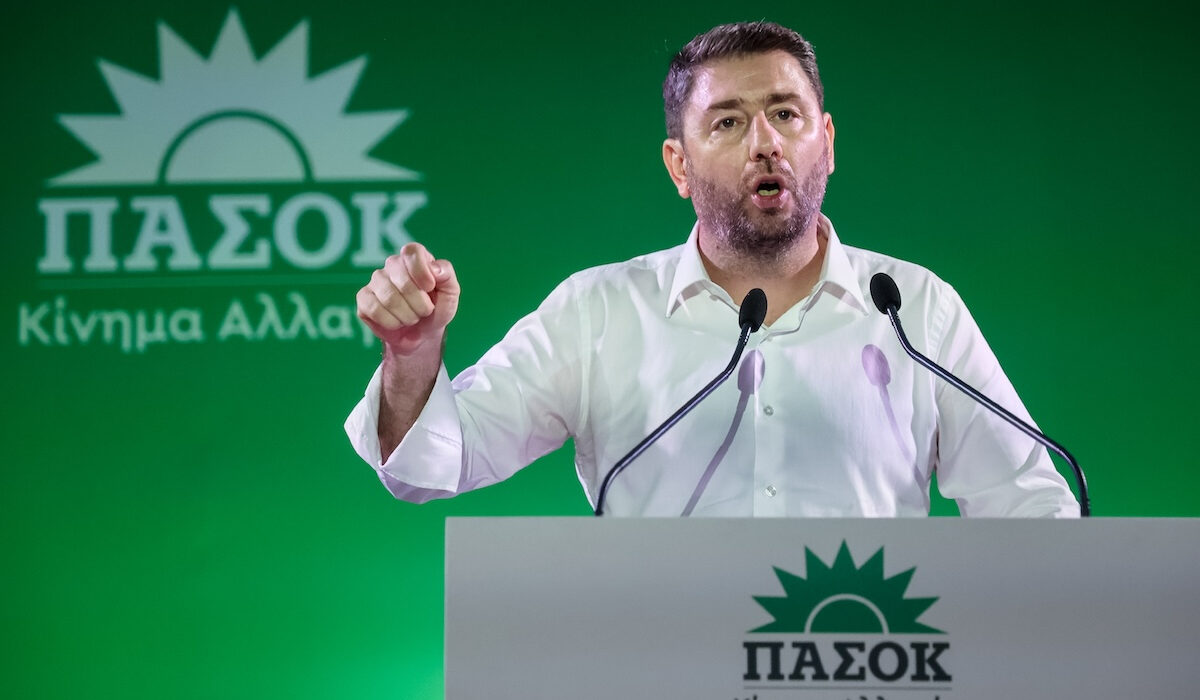 ΠΑΣΟΚ: Ξεκίνησε η «κούρσα» για την εκλογή αρχηγού – Ο αιφνιδιασμός Ανδρουλάκη, οι δελφίνοι και η έκπληξη Δούκα