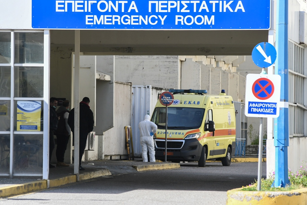 Κορονοϊός στην Ελλάδα: Εξαιρετικά επιβαρυμένη η υγεία του 66χρονου στην Πάτρα – Κρίσιμη η κατάστασή του
