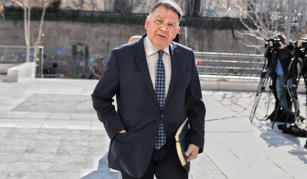 Ο Αλέξης Κούγιας καταθέτει μήνυση και αγωγή κατά της κακοποιημένης συζύγου του Απόστολου Λύτρα