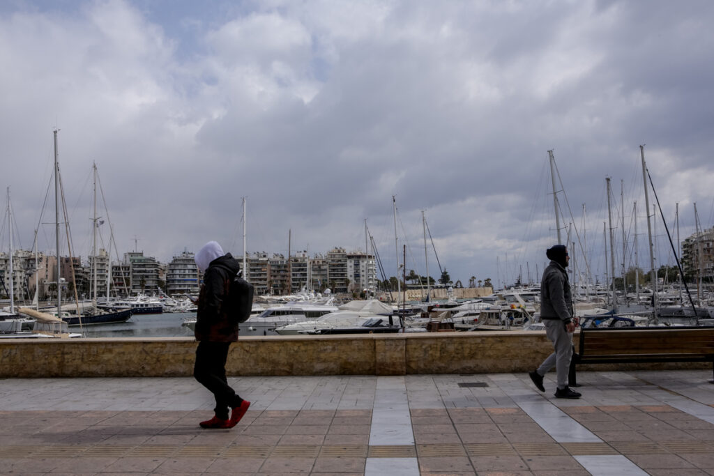 Καιρός: Έρχεται το φθινόπωρο με κρύο και βροχές  – Πότε και πού πέφτει η θερμοκρασία
