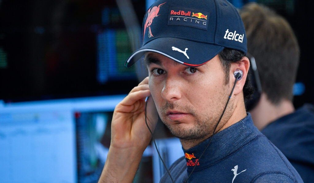 F1: Μάχη τίτλου μέχρι το τέλος – Δεν παραιτείται ο Σέρχιο Πέρεζ