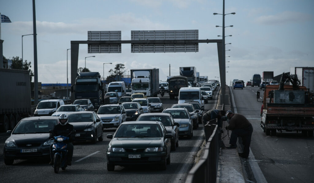 Κίνηση στους δρόμους: Φράκαρε ο Κηφισός λόγω τροχαίου