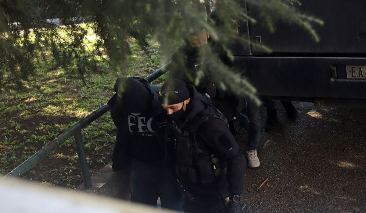 «Είχατε αποφασίσει να σκοτώσετε και τους δύο φίλους του Άλκη» – Το βαρύ κατηγορητήριο για τους 11 χούλιγκανς