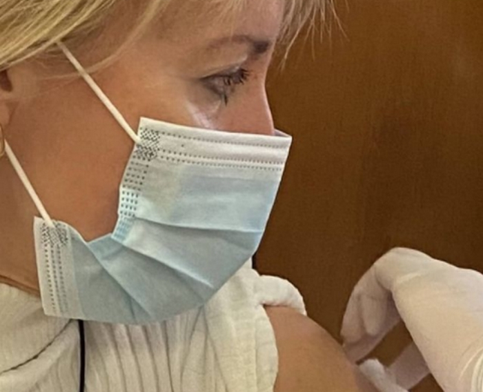 Η Νατάσα Παζαΐτη έκανε το εμβόλιο για τον κορονοϊό