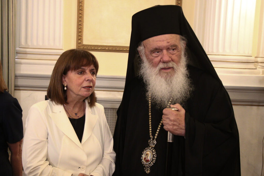 Δεύτερη φορά «πόρτα» από την Εκκλησία στην ΠτΔ: «Oχι» στην πρόσκληση για γεύμα