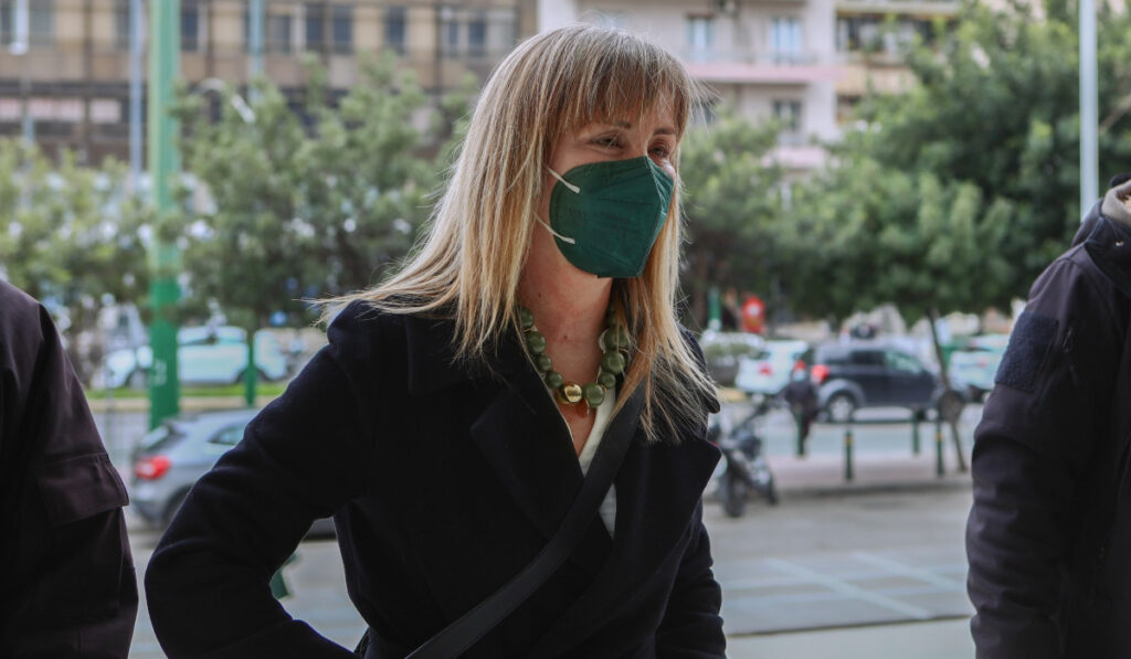 Novartis: Στις 16 Μαρτίου η απολογία της Τουλουπάκη – Τι της φώναξαν έξω από τον Άρειο Πάγο