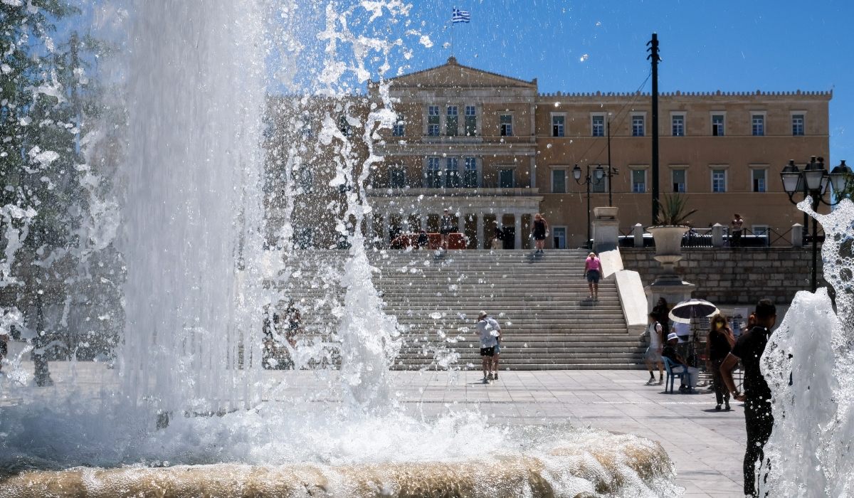 Καύσωνας από σήμερα στην Ελλάδα: 10ημερο «φωτιά» με θερμοκρασίες πάνω από 40 βαθμούς