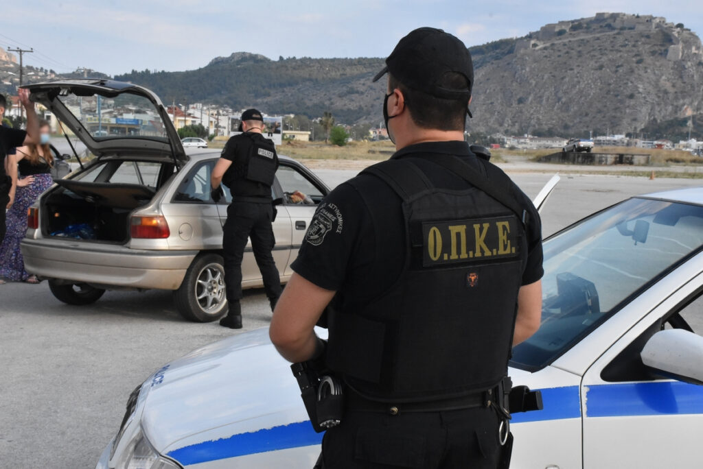 Πάτρα: Άνδρες της ΟΠΚΕ δέχθηκαν επίθεση όταν επιχείρησαν να ελέγξουν αυτοκίνητο – Ένας τραυματίας