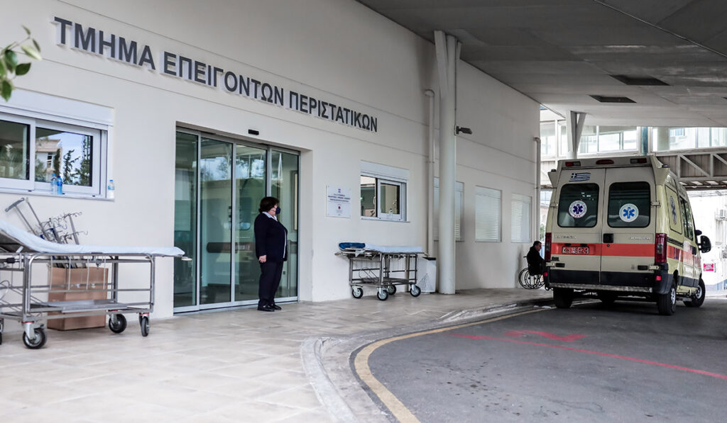 Πατήσια: Επιτέθηκε και τραυμάτισε τη σύντροφό του με αιχμηρό αντικείμενο