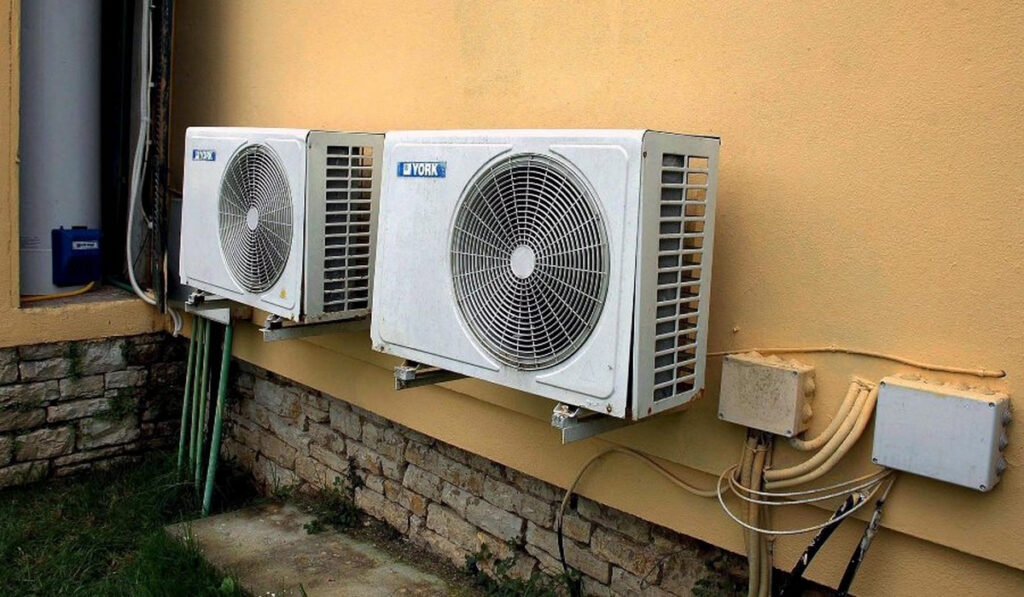Ποια είναι η σωστή θερμοκρασία για το κλιματιστικό στον καύσωνα