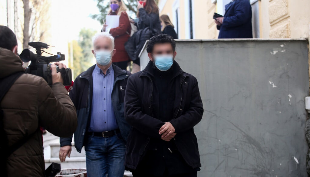 Βιασμός ανήλικης από ιερέα: «Έσπασε» ο αστυνομικός που πήρε κατάθεση – Ξέσπασε στα κλάματα και διέκοψε δύο φορές