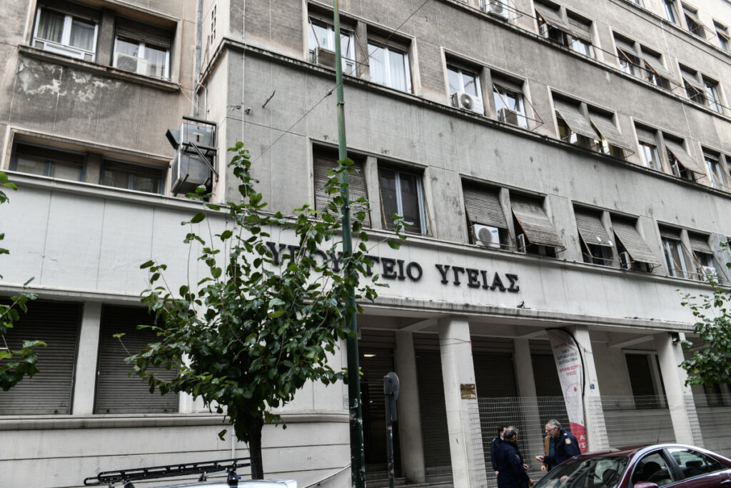 Μεγαλώνει η κρίση υπουργείου Υγείας – πολυεθνικών φαρμακευτικών επιχειρήσεων