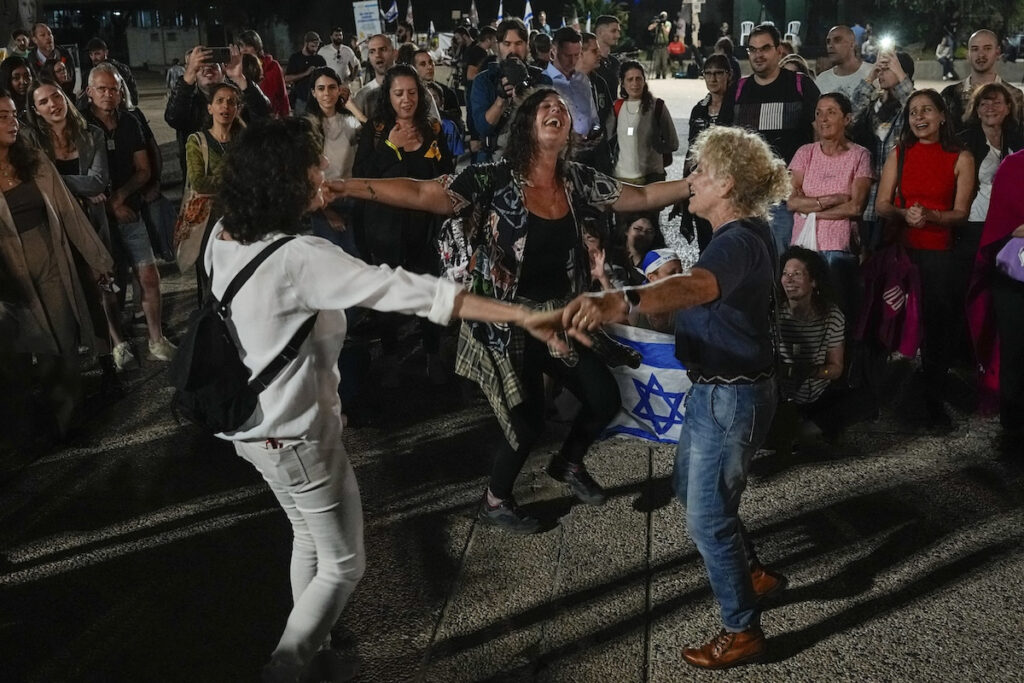 Γάζα: Η Χαμάς απελευθέρωσε 24 ομήρους κατά την πρώτη ημέρα της εκεχειρίας