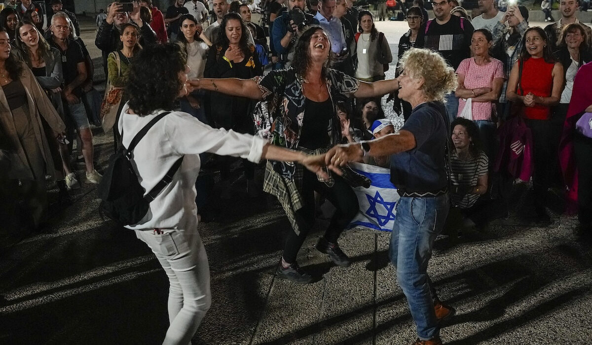 Γάζα: Η Χαμάς απελευθέρωσε 24 ομήρους κατά την πρώτη ημέρα της εκεχειρίας