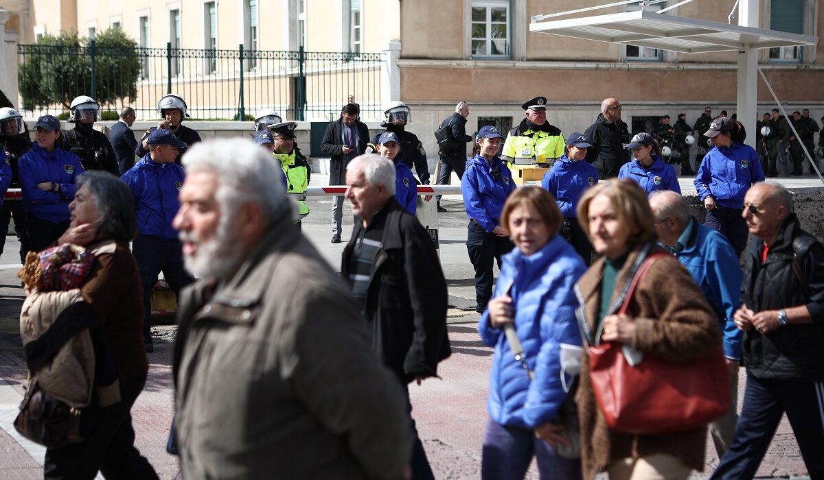 Τι σημαίνει η κομματική παντοδυναμία της ΝΔ για μισθωτούς και συνταξιούχους
