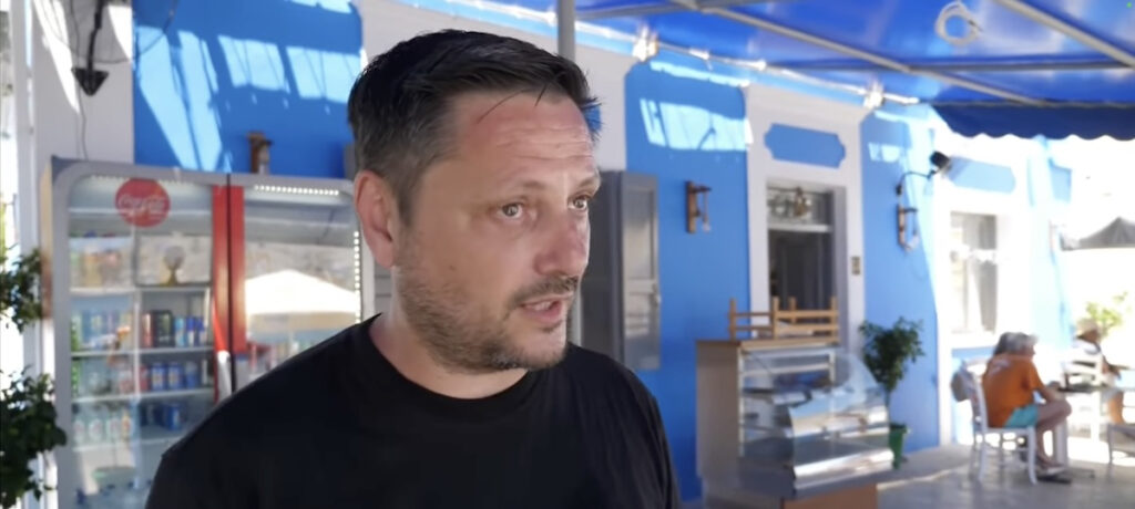 Σύμη – «Λυπάμαι που τον βρήκα εγώ»: Δακρυσμένος ο εικονολήπτης που εντόπισε νεκρό τον Μάικλ Μόσλεϊ (βίντεο)