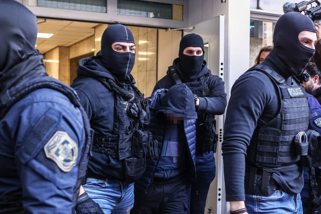 Ρέντης: Συλλήψεις από την «κορυφή» της Θύρας 7 – Πάνω από 110 συνολικά τα εντάλματα