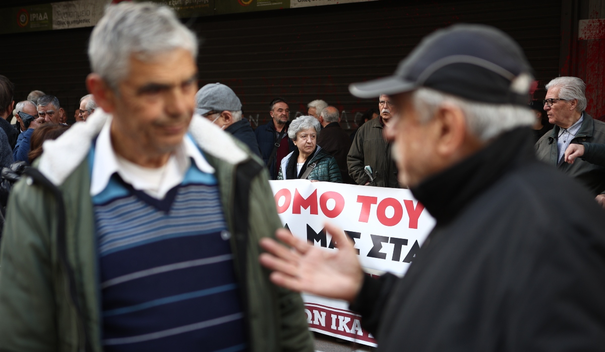Σύνταξη φέτος ή το 2024; Οι απαντήσεις στα 3 διλήμματα των ασφαλισμένων