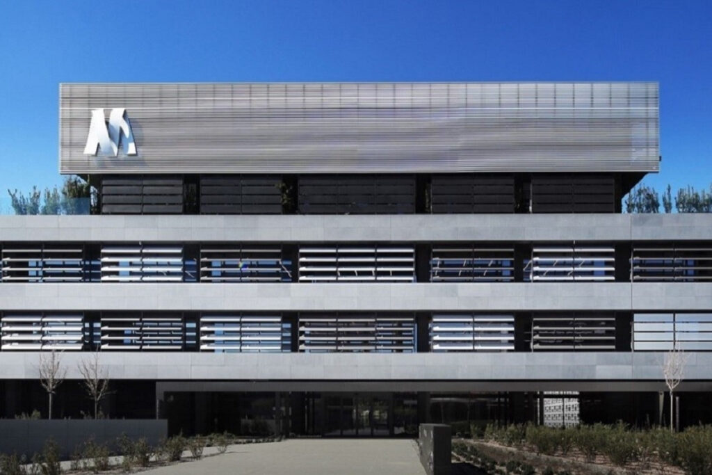 MYTILINEOS: Η νέα έκθεση της AXIA με τιμή στόχο τα 35 ευρώ