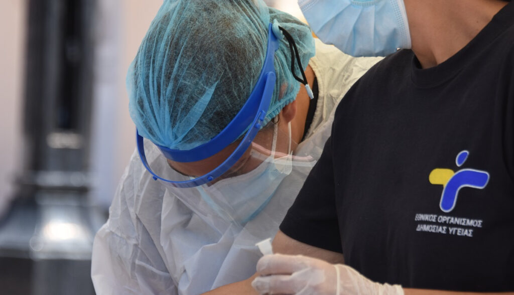 Κρούσματα σήμερα 26/1: Στους 115 οι νεκροί, 17.960 οι νέες λοιμώξεις