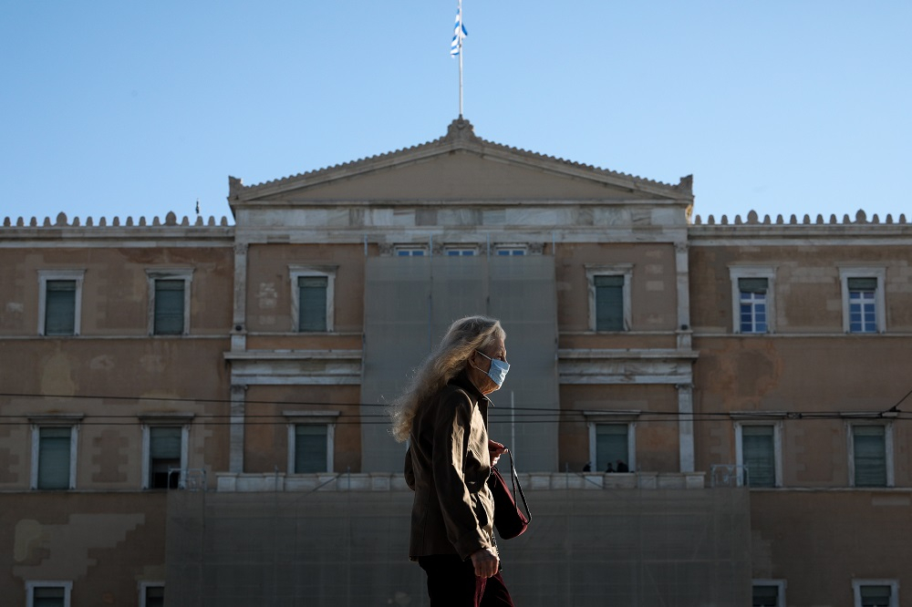 Τα νέα μέτρα για σχολεία, καταστήματα, μετακίνηση και SMS – Τι αλλάζει σε Αττική και «κόκκινες» περιοχές