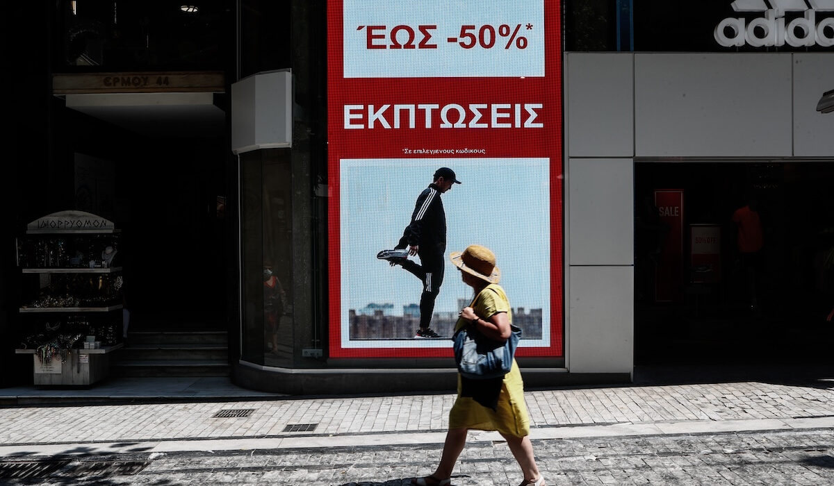 Αρχίζουν στις 8/7 οι θερινές εκπτώσεις – Η Κυριακή με τα ανοιχτά μαγαζιά