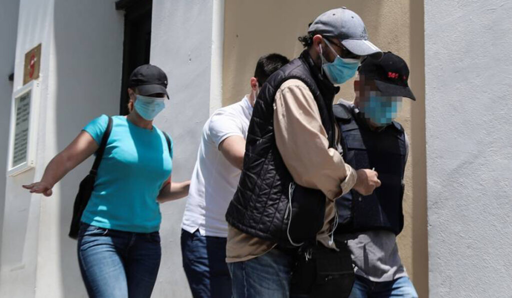 Ψευτογιατρός: Συνεχίζεται η δίκη παρά την απουσία του κατηγορούμενου