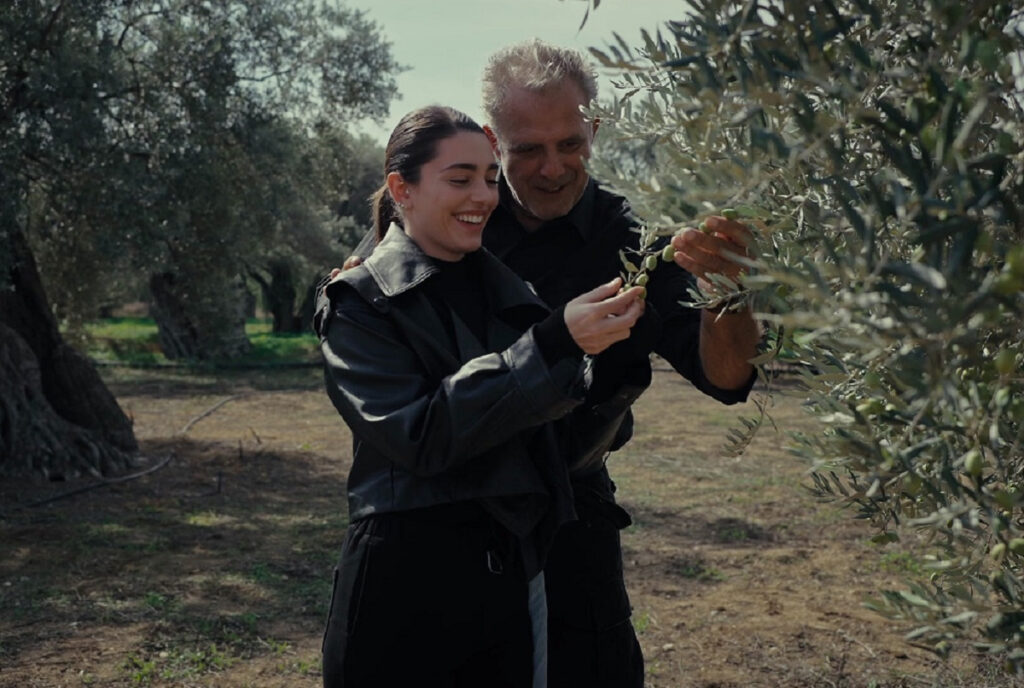 Η Γη της Ελιάς spoiler: Έτσι γλιτώνει η Αριάδνη από τα χέρια του Στράτου – Έξαλλη η Αρετή