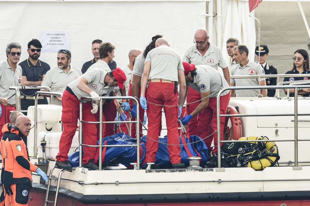 Σικελία: Ανασύρθηκε νεκρός ο Μάικ Λιντς – Παραμένει αγνοούμενη η 18χρονη κόρη του