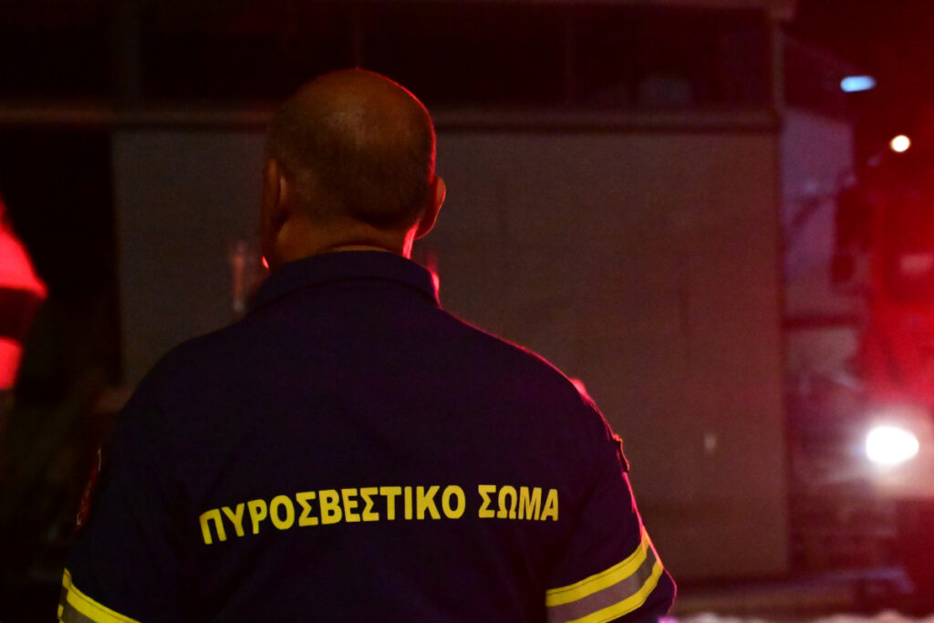 Παλαιό Φάληρο: Χωρίς τις αισθήσεις της εντοπίστηκε ηλικιωμένη έπειτα από φωτιά στο σπίτι της